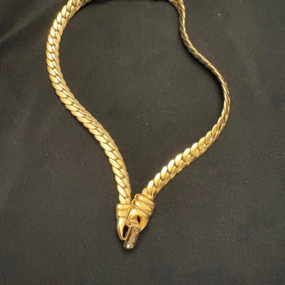 necklace - Picture 2 of 3